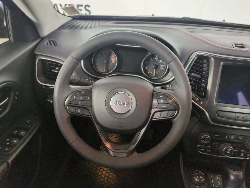 Used 2022 Jeep Cherokee Trailhawk w/ Premium Leather Package image 17