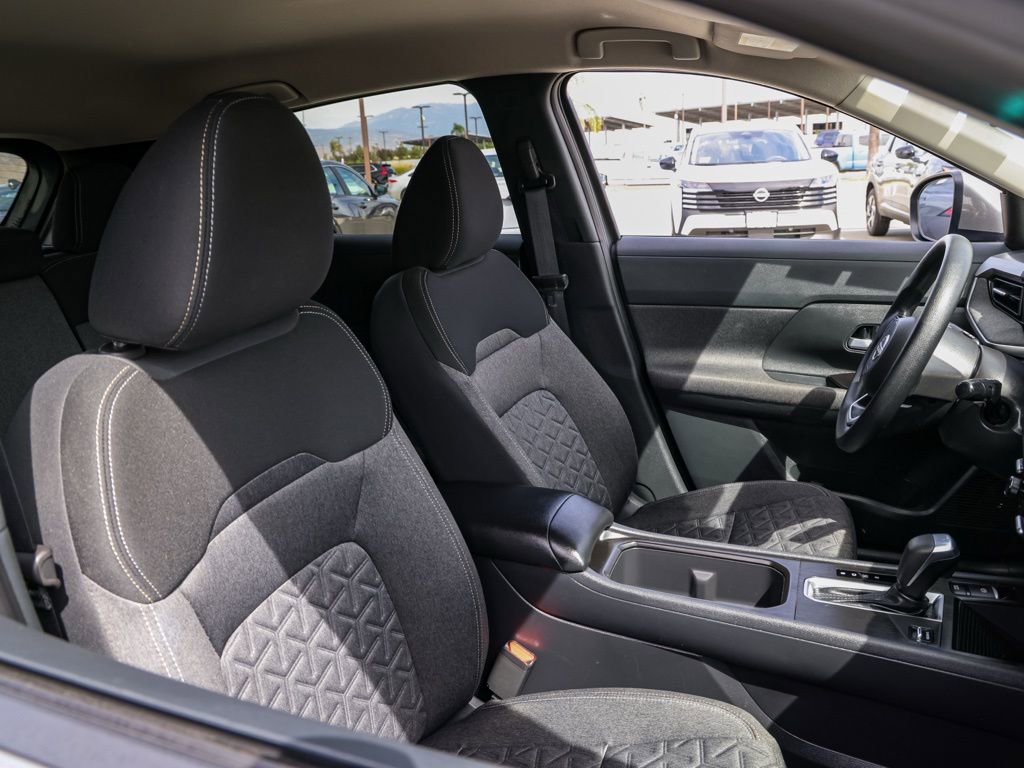 Used 2025 Nissan Kicks SV FWD image 21