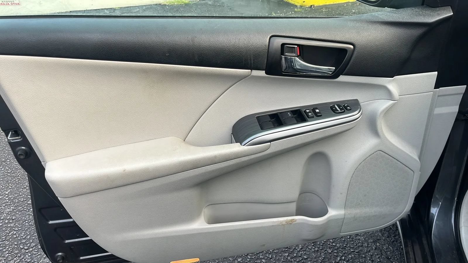 Used 2012 Toyota Camry XLE w/ Leather Pkg FWD image 18