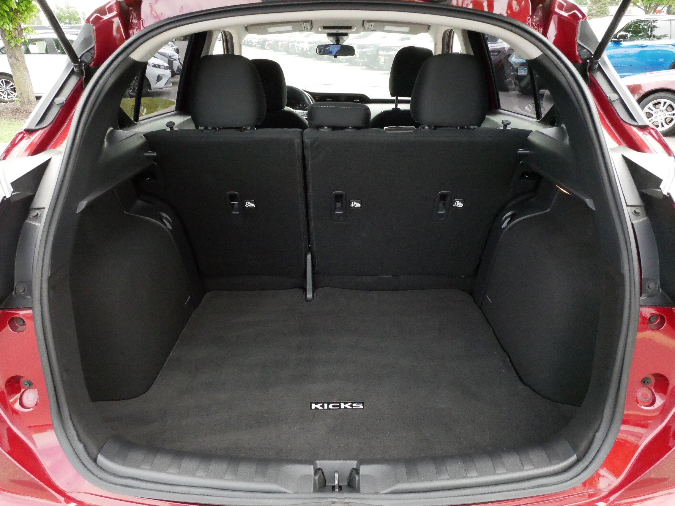 Used 2023 Nissan Kicks SV FWD image 18