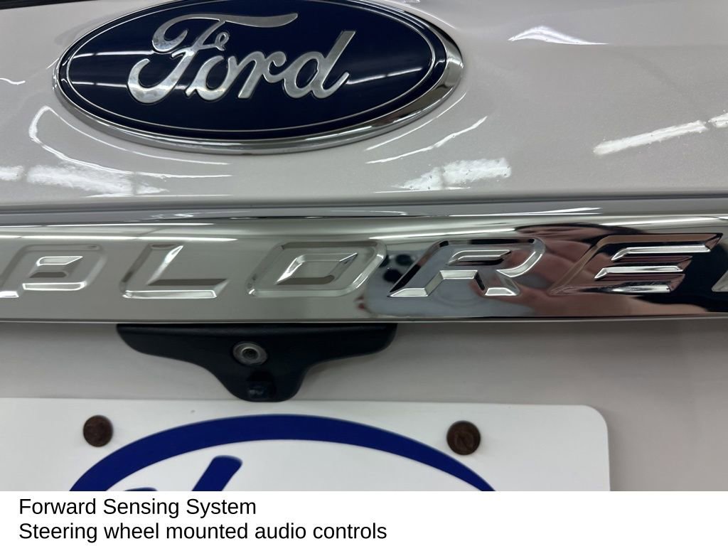 Used 2017 Ford Explorer XLT w/ Equipment Group 202A image 16