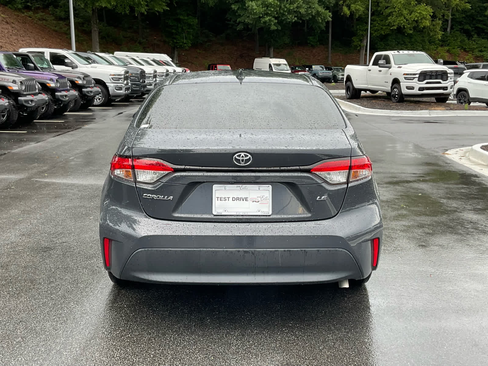 Used 2023 Toyota Corolla LE FWD image 4