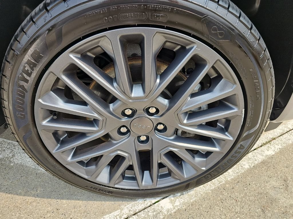 Certified 2023 Jeep Compass High Altitude AWD/4WD image 2