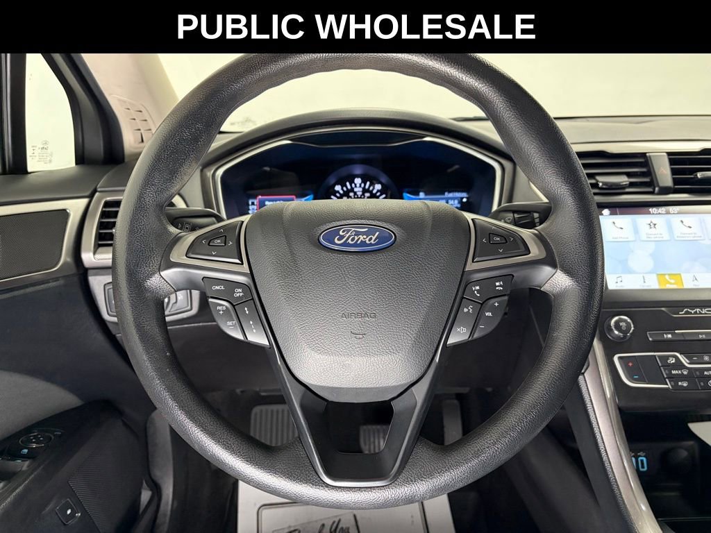 Used 2019 Ford Fusion SE FWD image 12