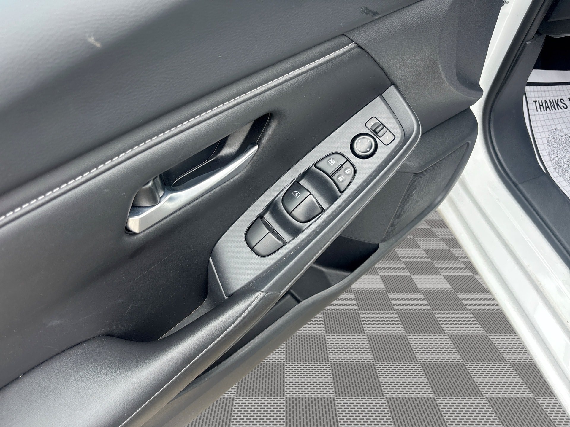 Used 2025 Nissan Sentra SV FWD image 15