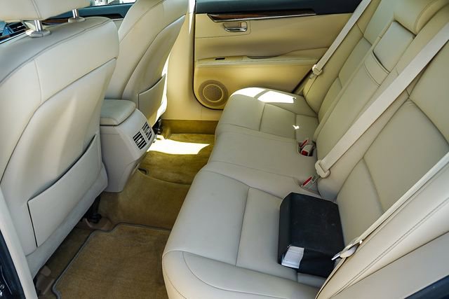 Used 2013 Lexus ES 350 w/ Premium Pkg image 21