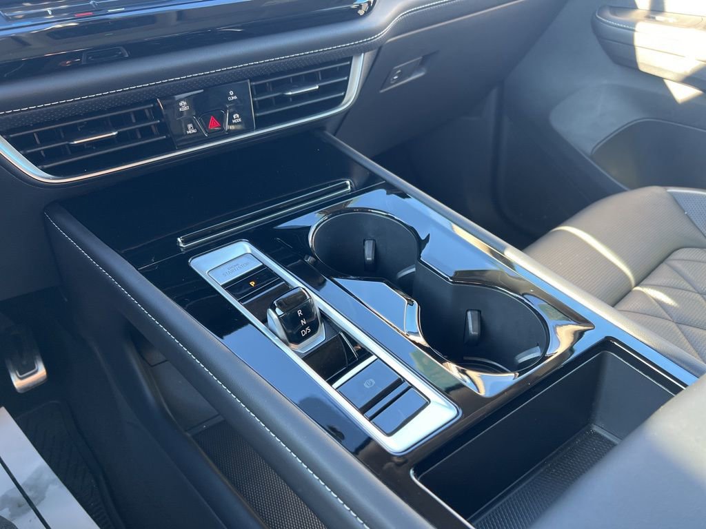 Used 2024 Volkswagen Atlas SEL Premium R-Line image 20