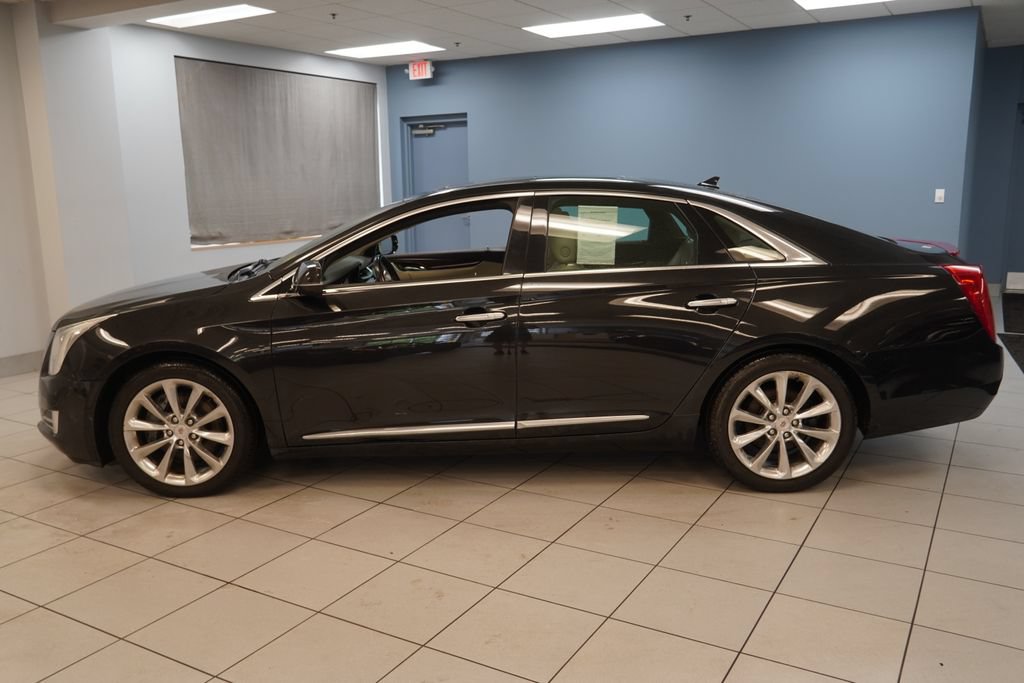 Used 2013 Cadillac XTS Premium AWD/4WD image 2