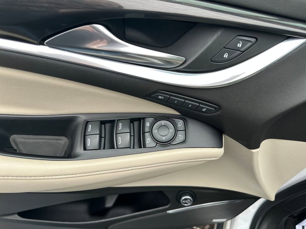 Used 2020 Buick Enclave Premium w/ Sun and Sites Package image 13