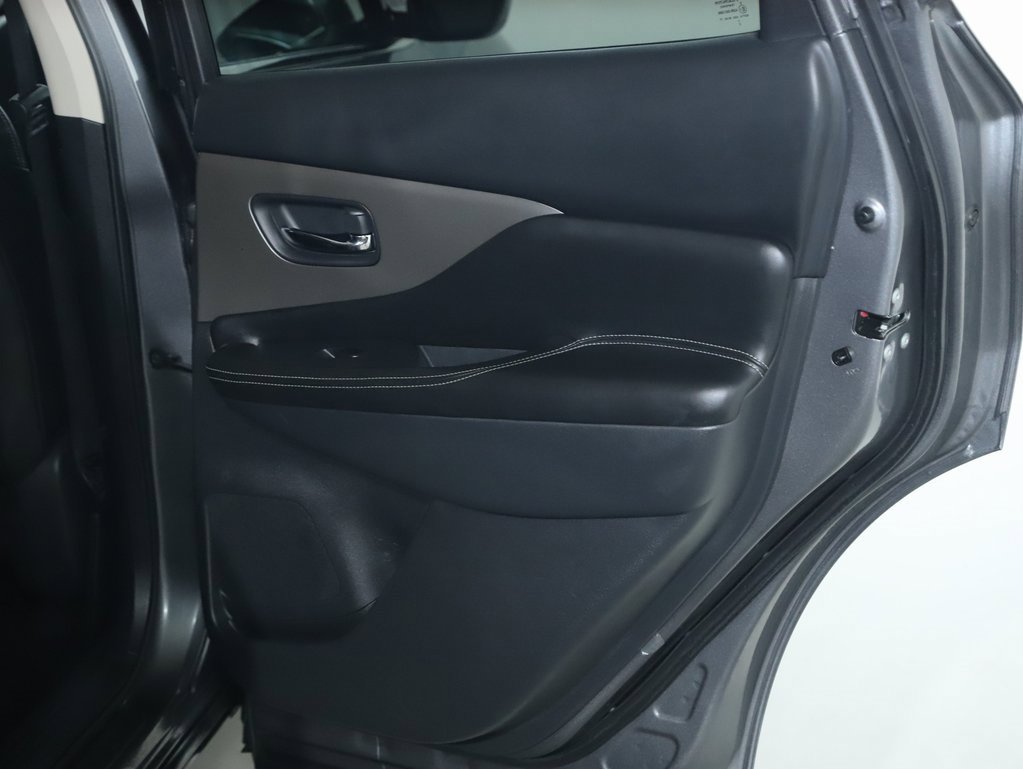 Used 2023 Nissan Murano SV image 31