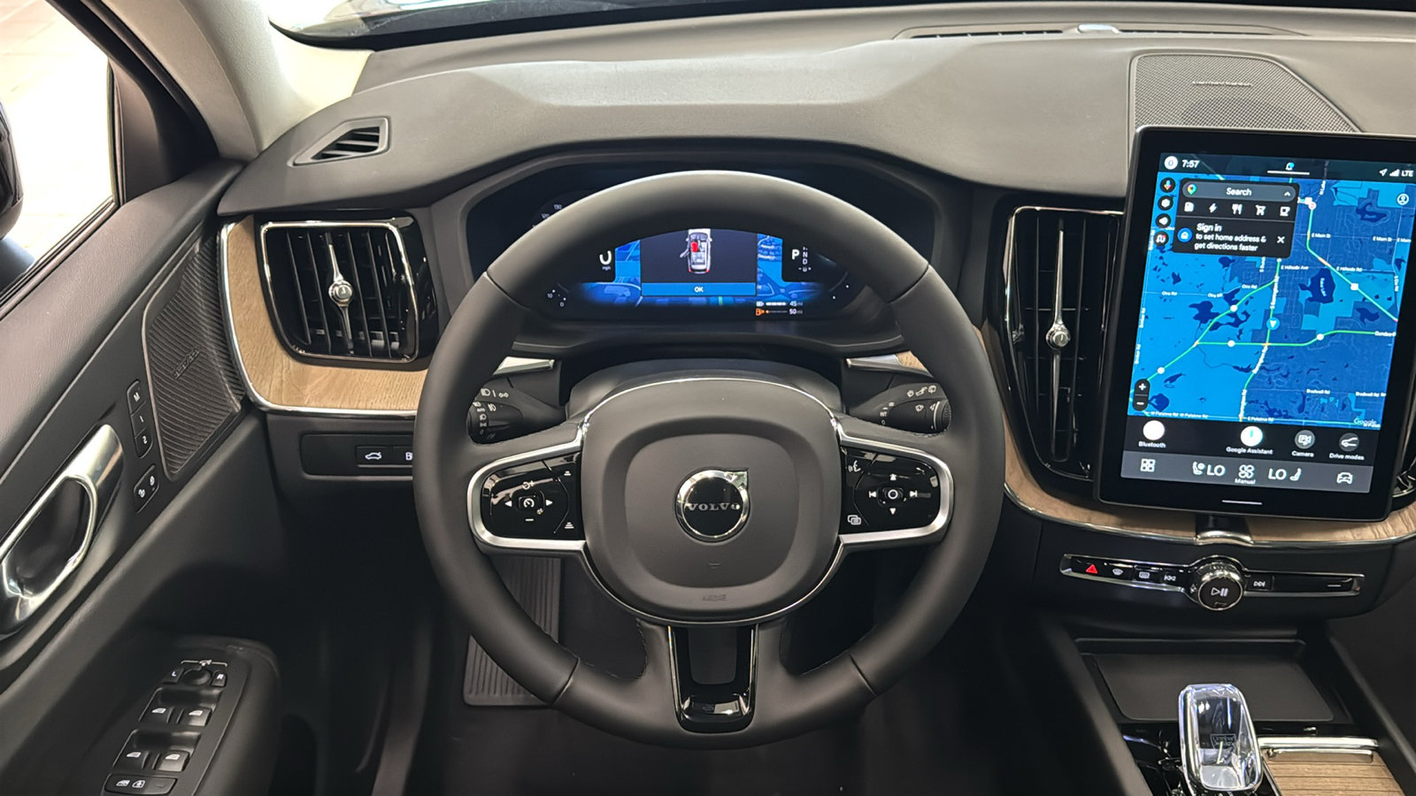 New 2026 Volvo XC60 T8 Plus w/ Protection Package Premier AWD/4WD image 12