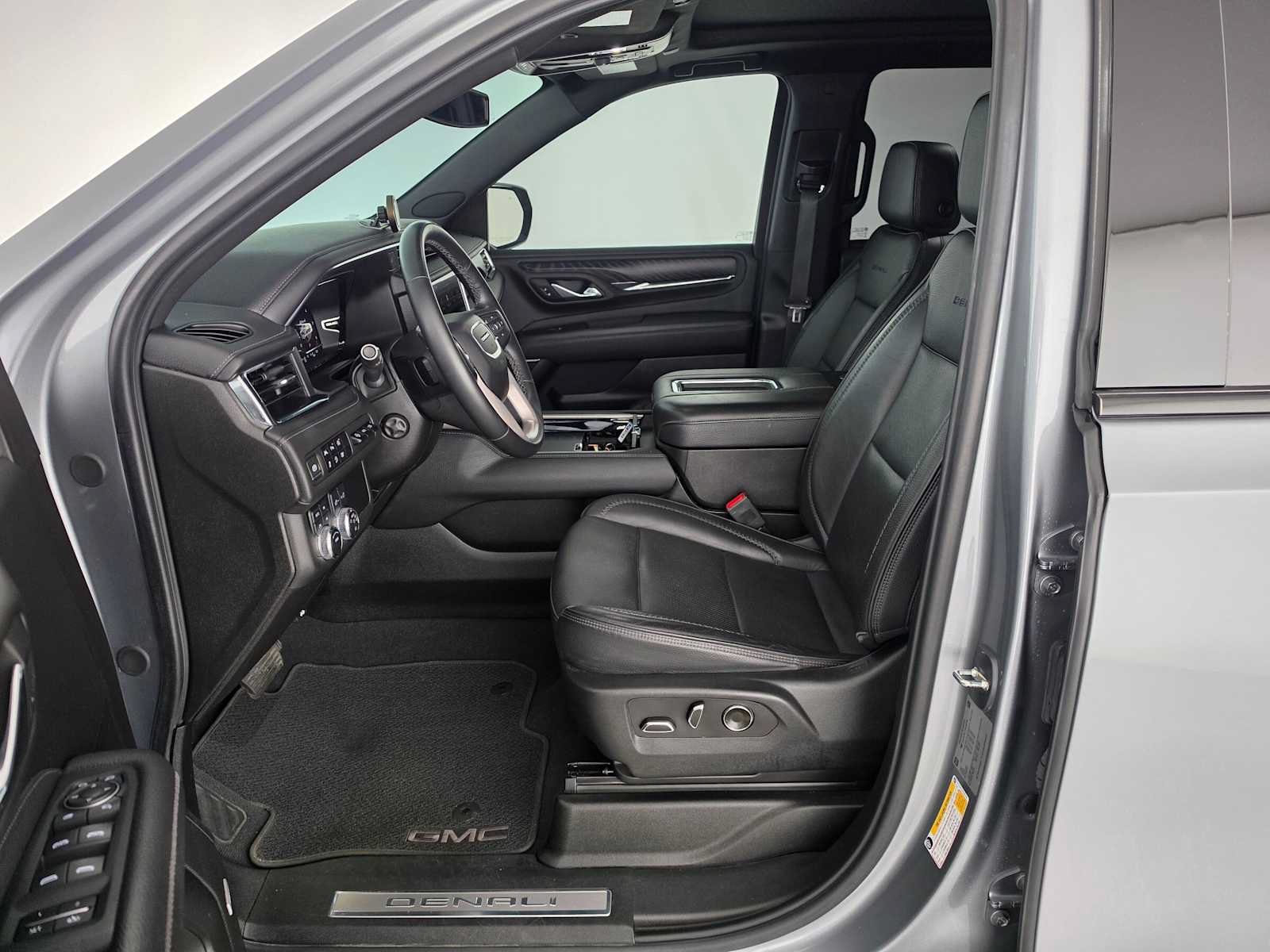 Used 2023 GMC Yukon XL Denali AWD/4WD image 22
