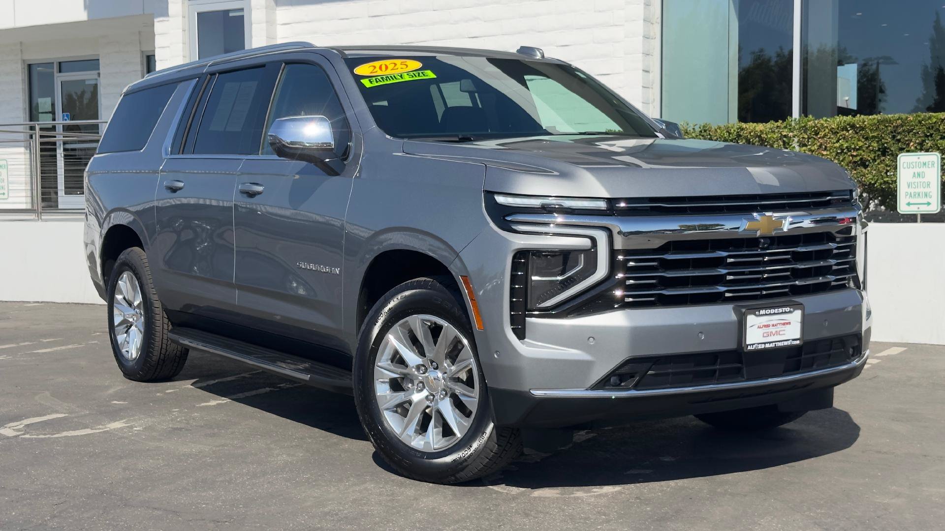 Used 2025 Chevrolet Suburban Premier AWD/4WD image 1
