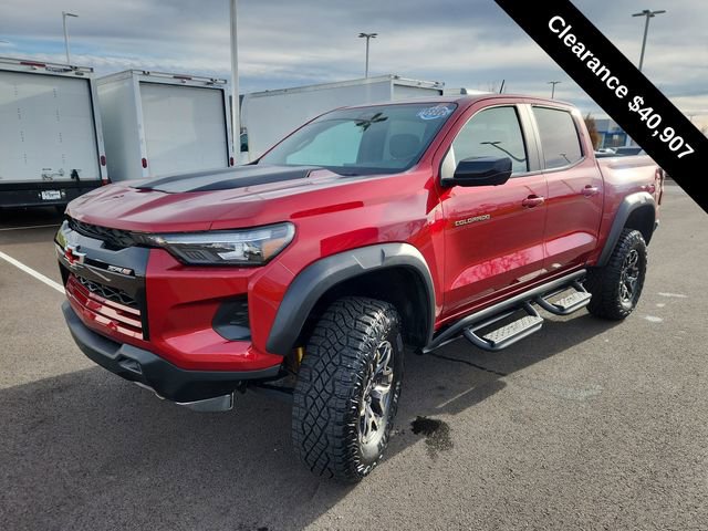 Used 2024 Chevrolet Colorado ZR2 w/ Technology Package image 4