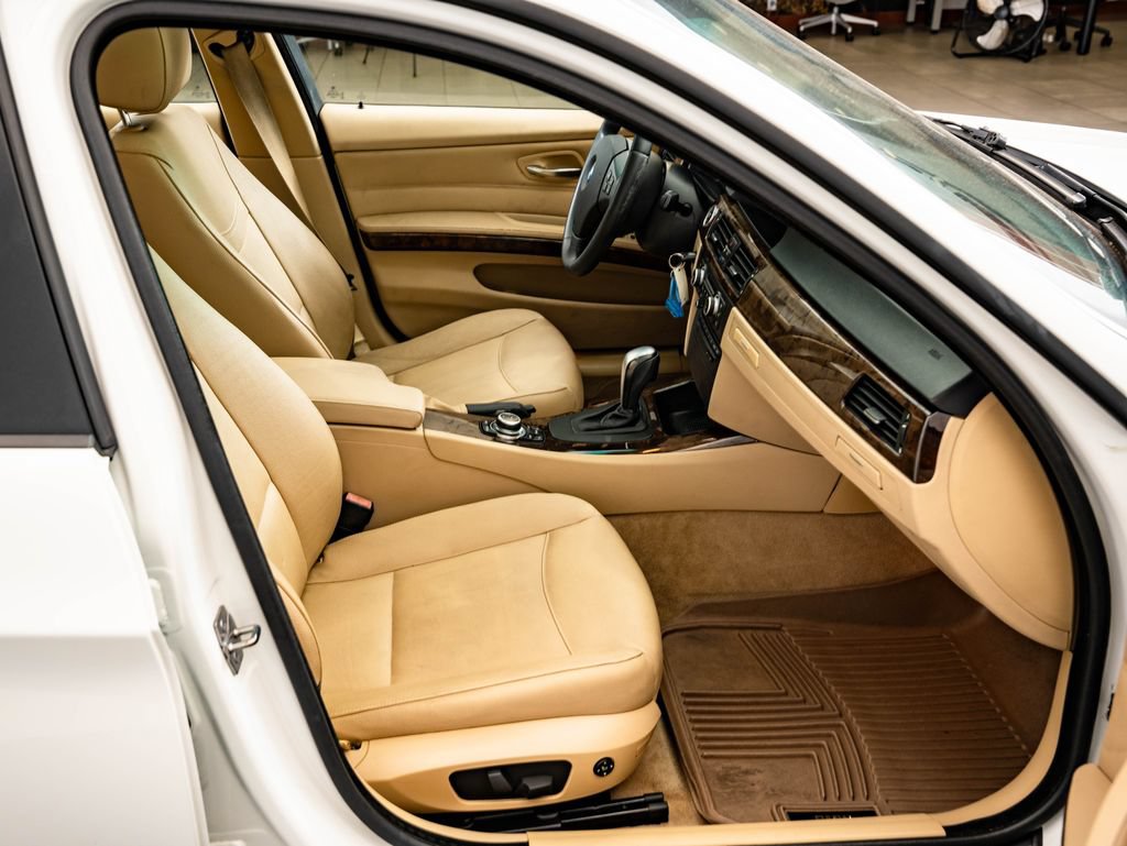 Used 2010 BMW 328i Sedan RWD image 23