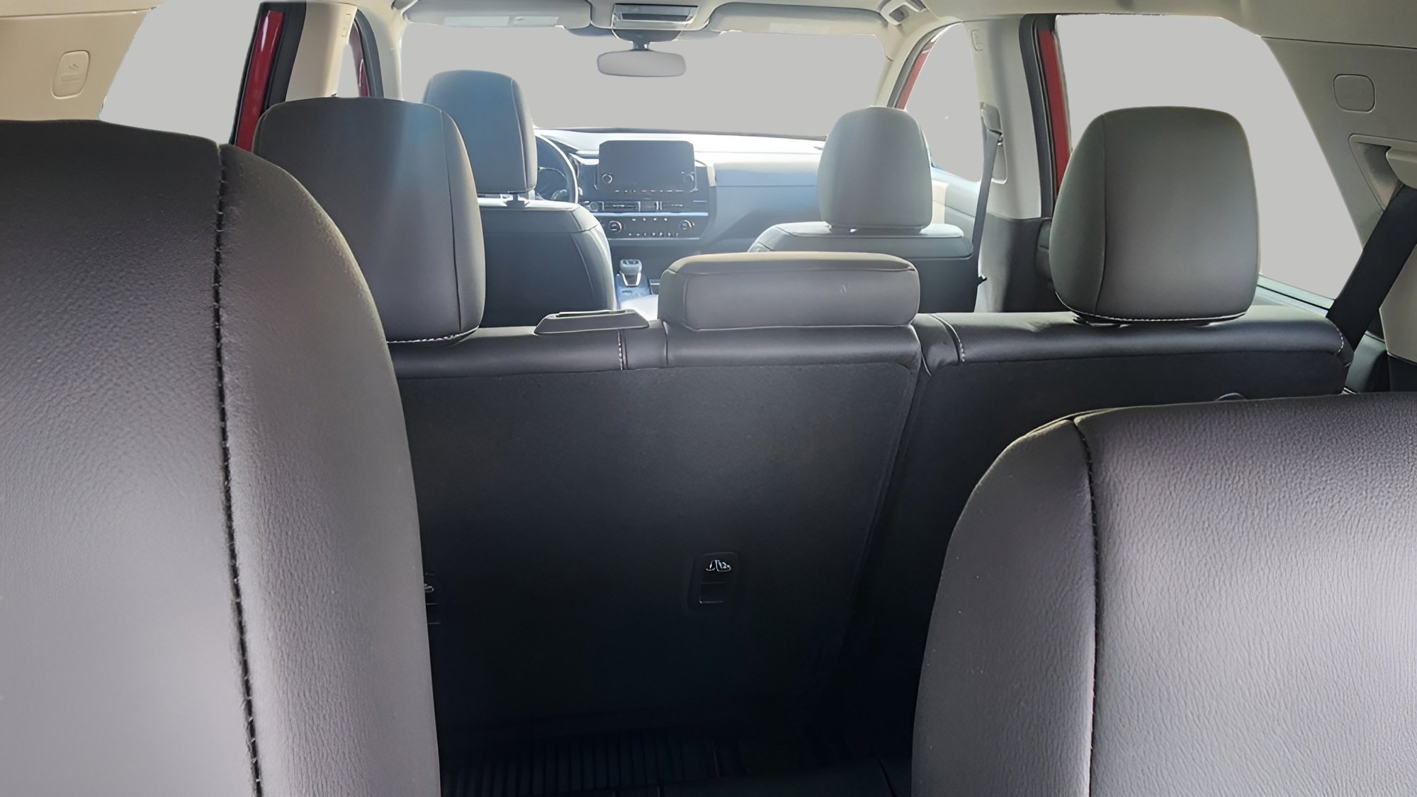 Used 2022 Nissan Pathfinder SL AWD/4WD image 11