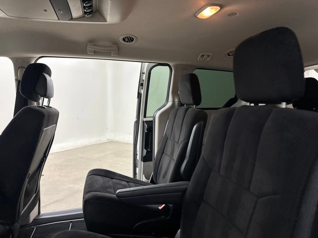 Used 2012 Dodge Grand Caravan SXT w/ Entertainment Group 1 FWD image 34