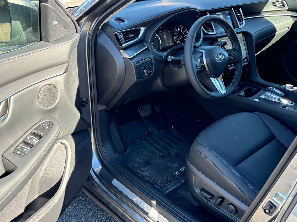 New 2025 INFINITI QX50 Pure AWD/4WD image 9
