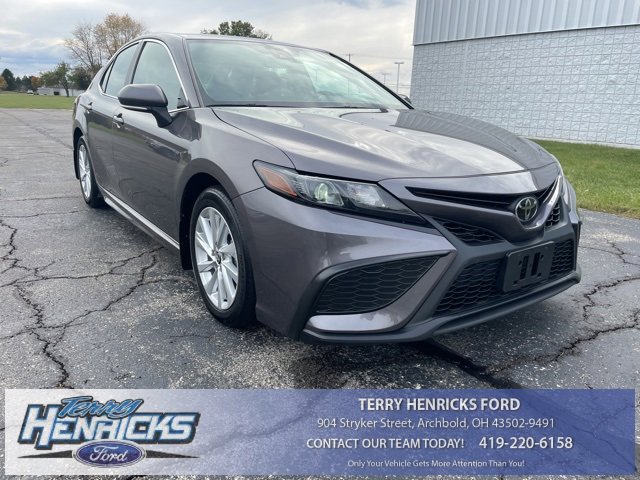 Used 2023 Toyota Camry SE