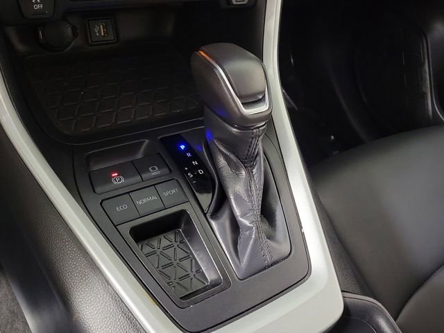 Used 2024 Toyota RAV4 XLE Premium FWD image 31