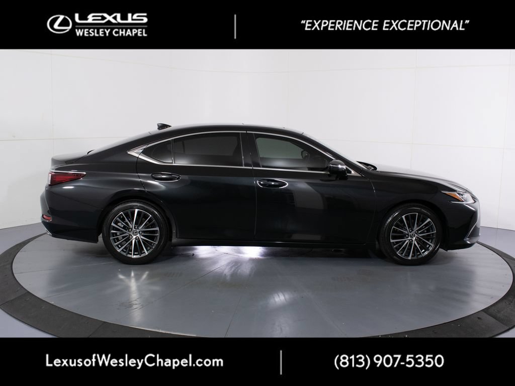 Used 2022 Lexus ES 350 w/ Premium Package FWD image 2