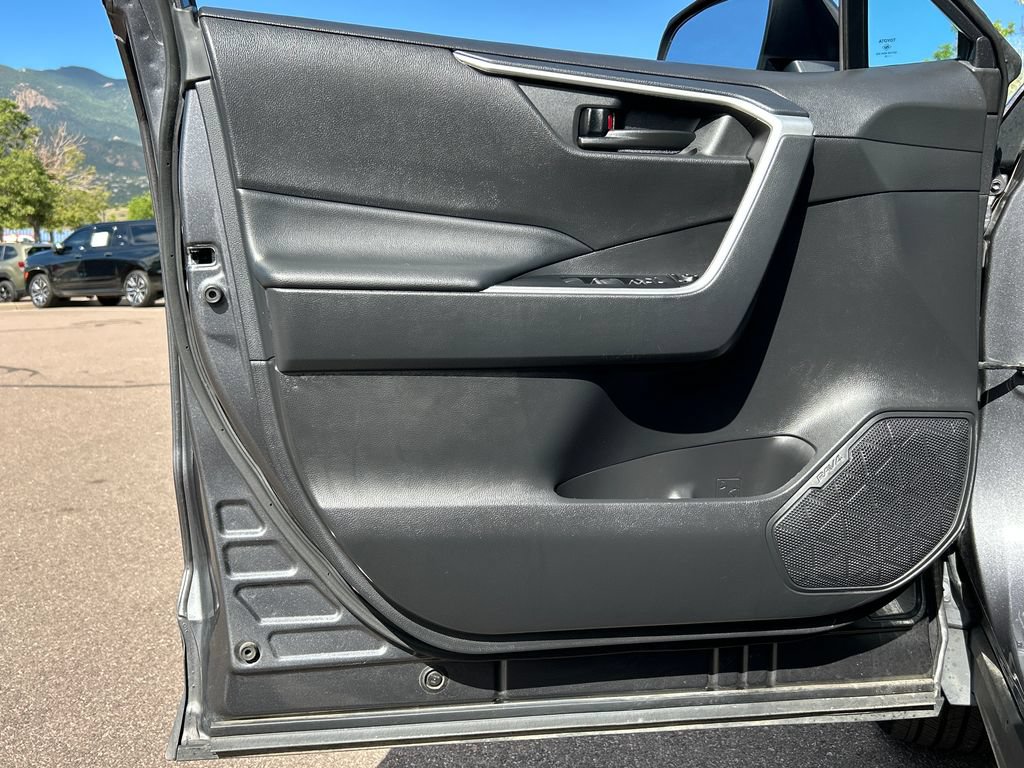 Used 2023 Toyota RAV4 LE AWD/4WD image 28