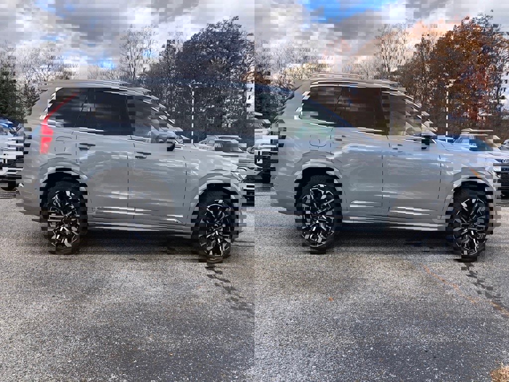 New 2026 Volvo XC90 B6 Ultra w/ Protection Package image 8