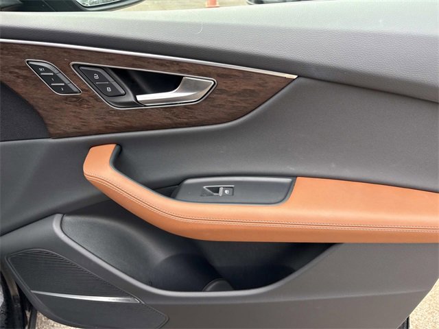 Used 2025 Audi Q8 Prestige image 22