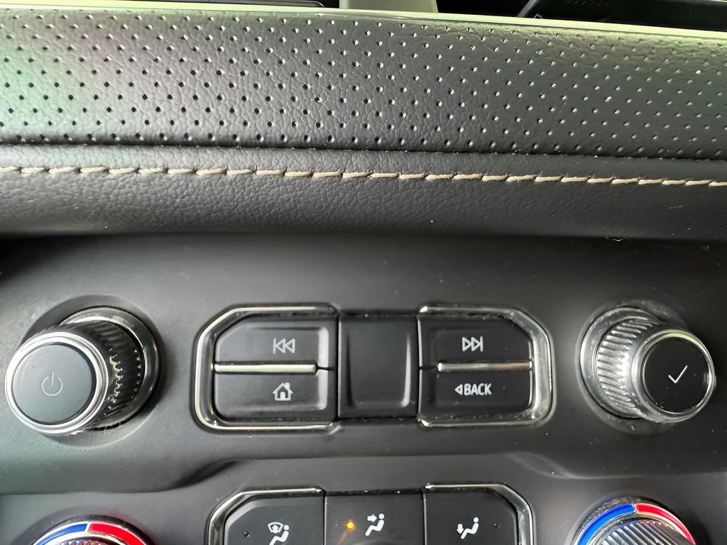 Used 2021 GMC Yukon SLT image 33