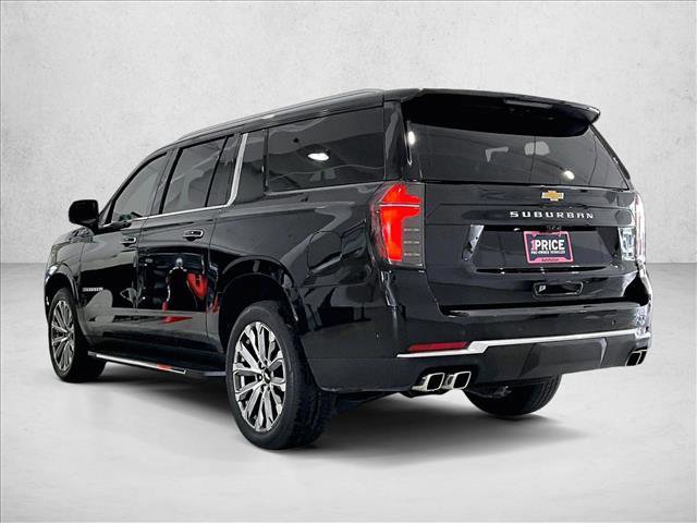 Used 2025 Chevrolet Suburban High Country RWD image 13