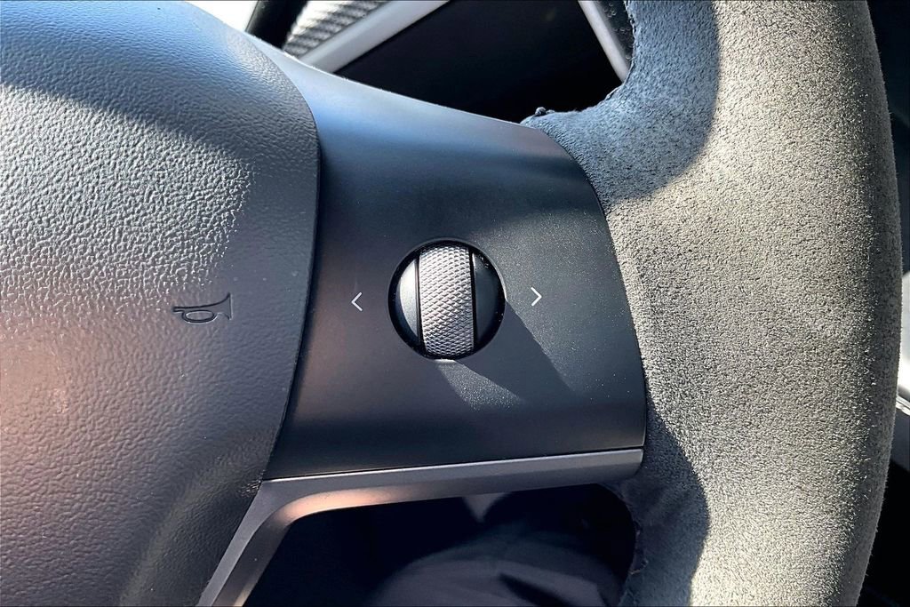 Used 2022 Tesla Model 3 Long Range image 11