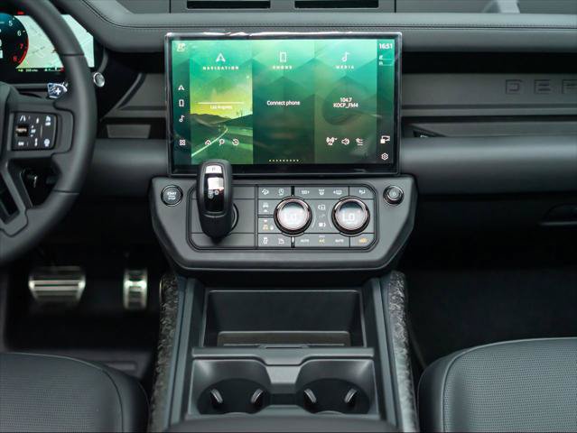 New 2026 Land Rover Defender 110 OCTA AWD/4WD image 24
