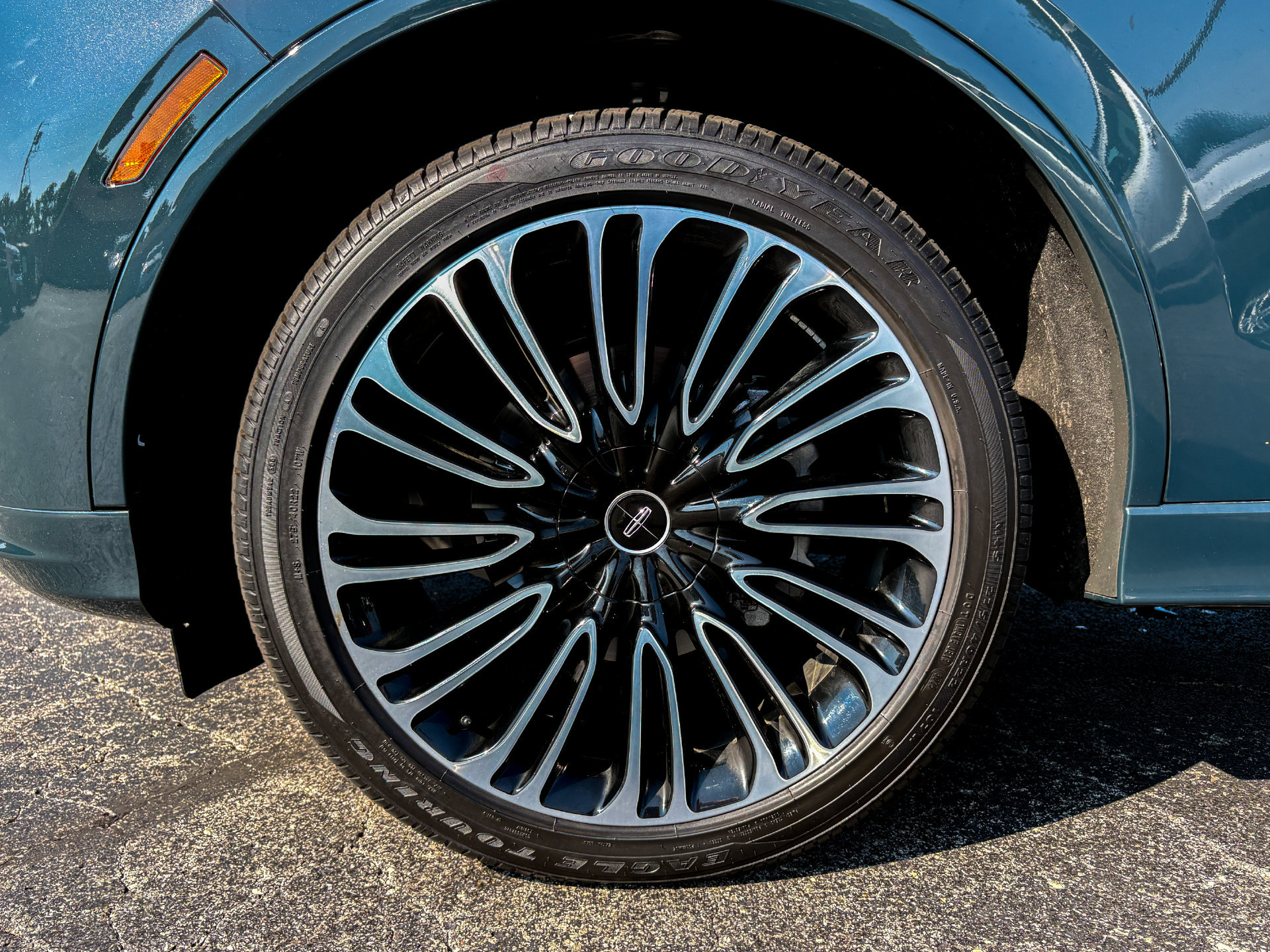 Used 2026 Lincoln Aviator Black Label w/ Dynamic Handling Package AWD/4WD image 34