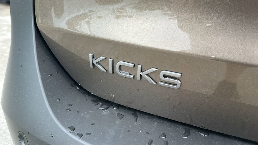 New 2026 Nissan Kicks SR w/ Illumination Package FWD image 10