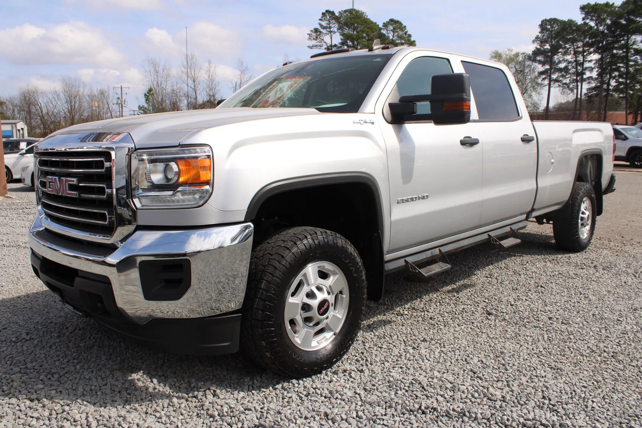 Used 2019 GMC Sierra 2500 4x4 Crew Cab image 3