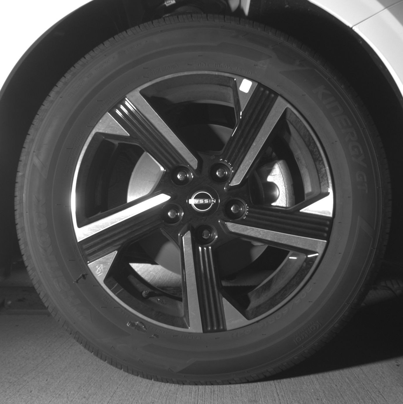 Used 2025 Nissan Sentra SV FWD image 13