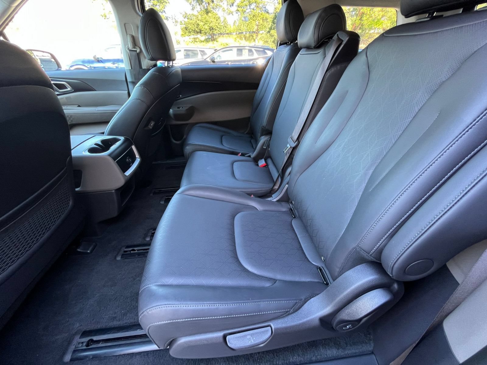 Used 2026 Kia Carnival FWD image 28