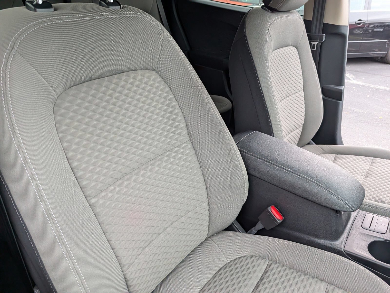 Used 2020 Ford Escape SE FWD image 16