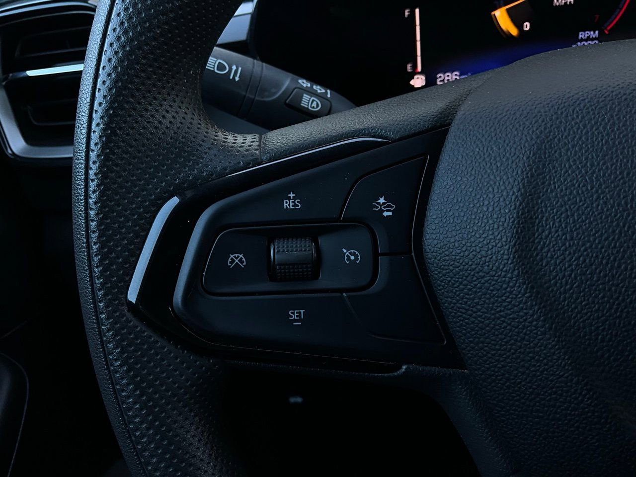 Used 2025 Chevrolet TrailBlazer LT image 30