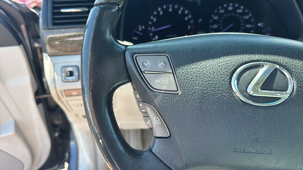 Used 2007 Lexus LS 460 L w/ Luxury Pkg RWD image 27