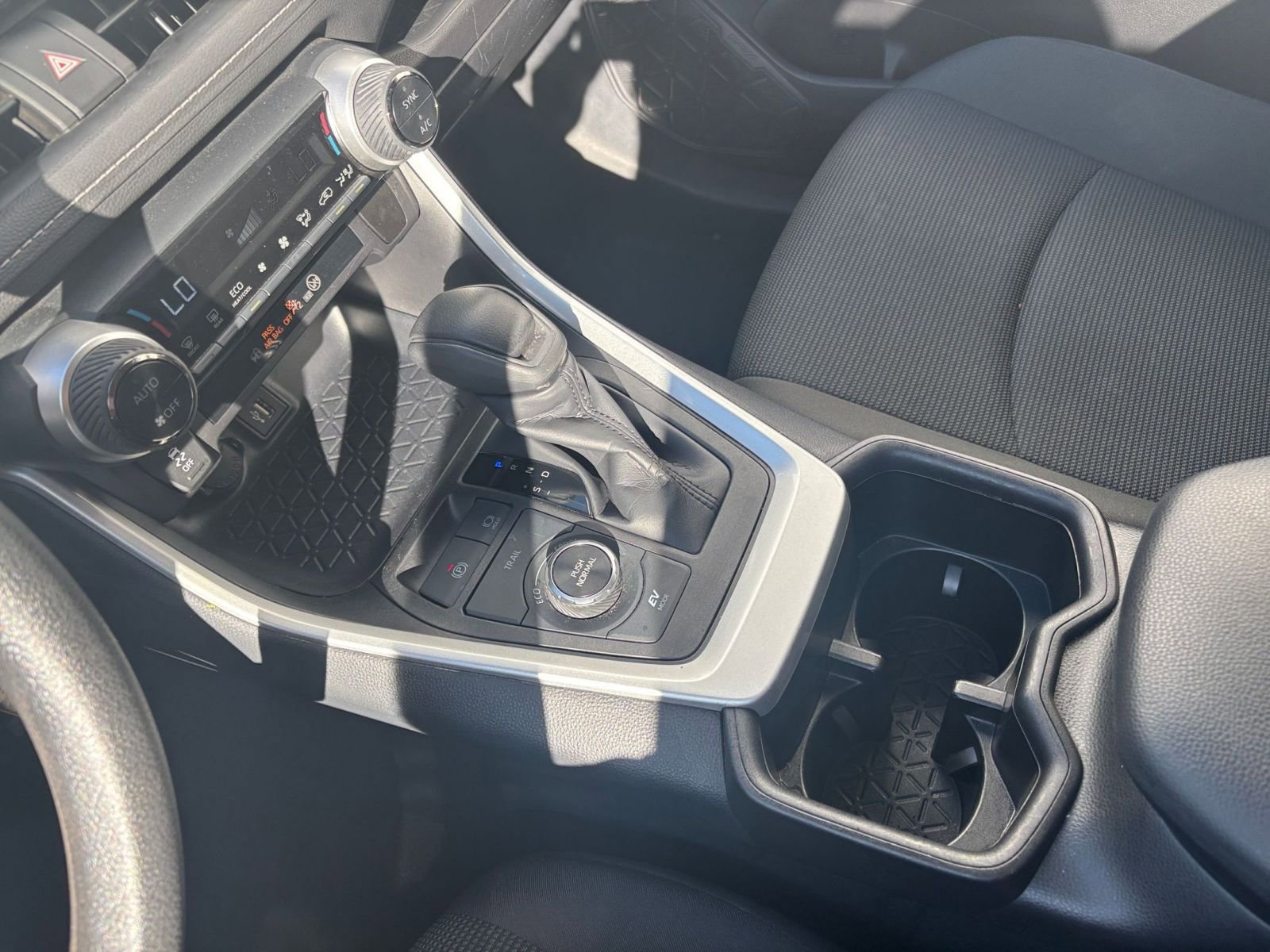 Used 2025 Toyota RAV4 LE image 40