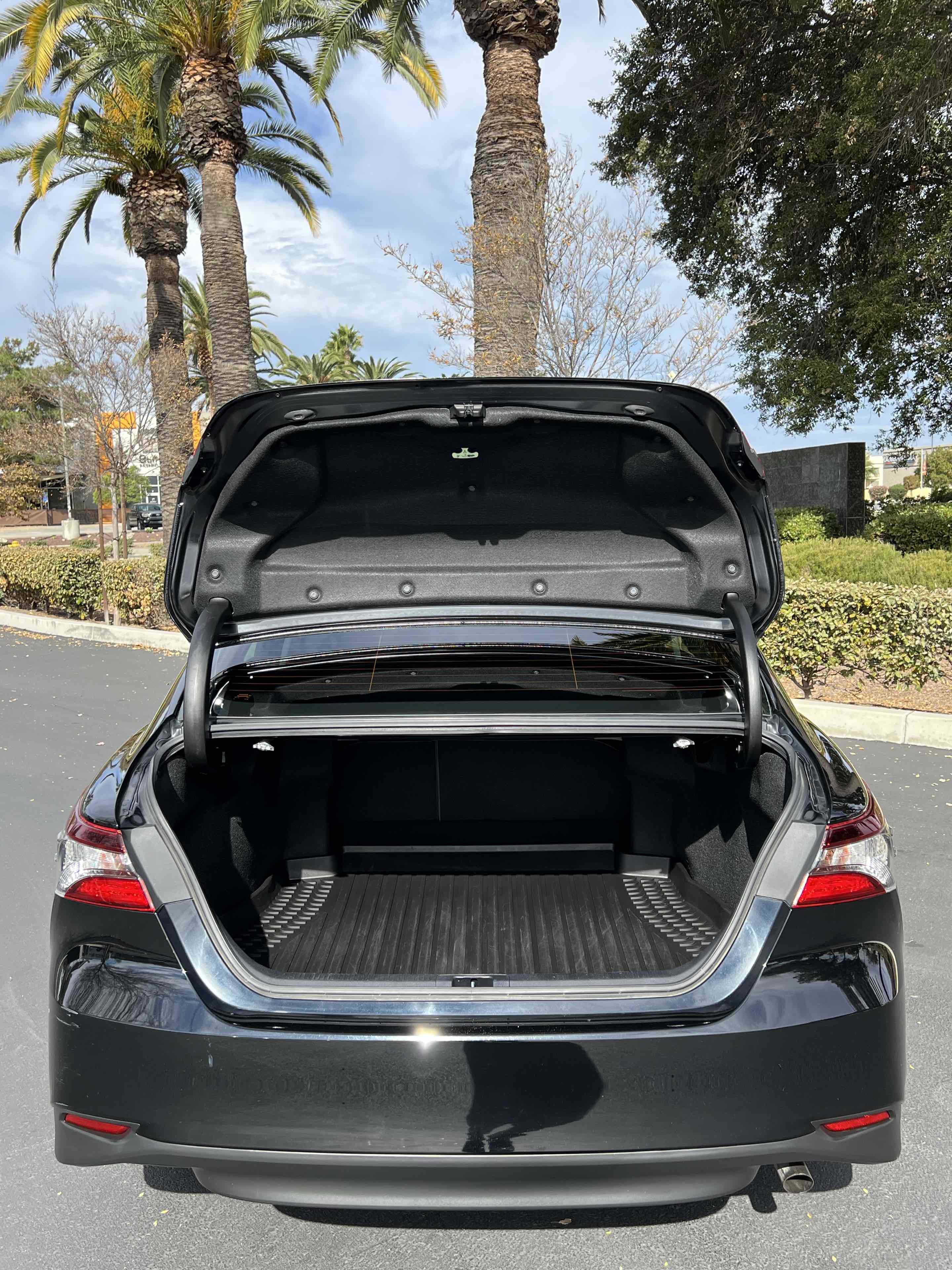 Used 2021 Toyota Camry LE image 71