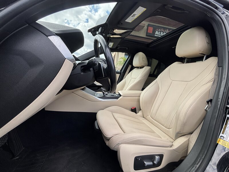 Used 2021 BMW 330i Sedan w/ Driving Assistance Package RWD image 15
