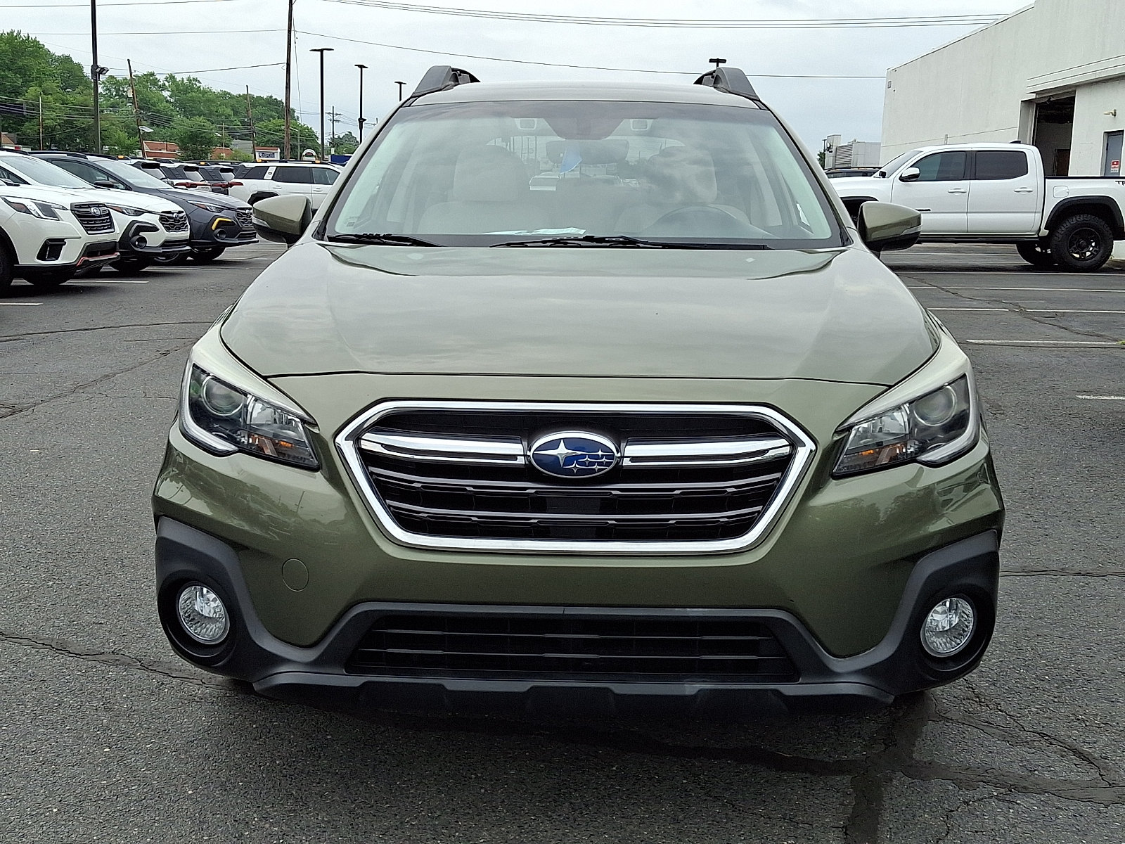 Used 2019 Subaru Outback 2.5i Premium AWD/4WD image 2