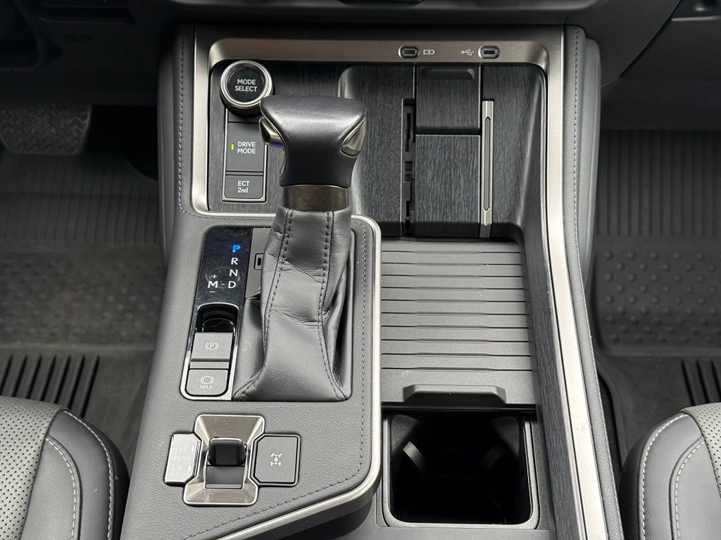 Used 2024 Lexus GX 550 w/ Cold Area Package AWD/4WD image 27