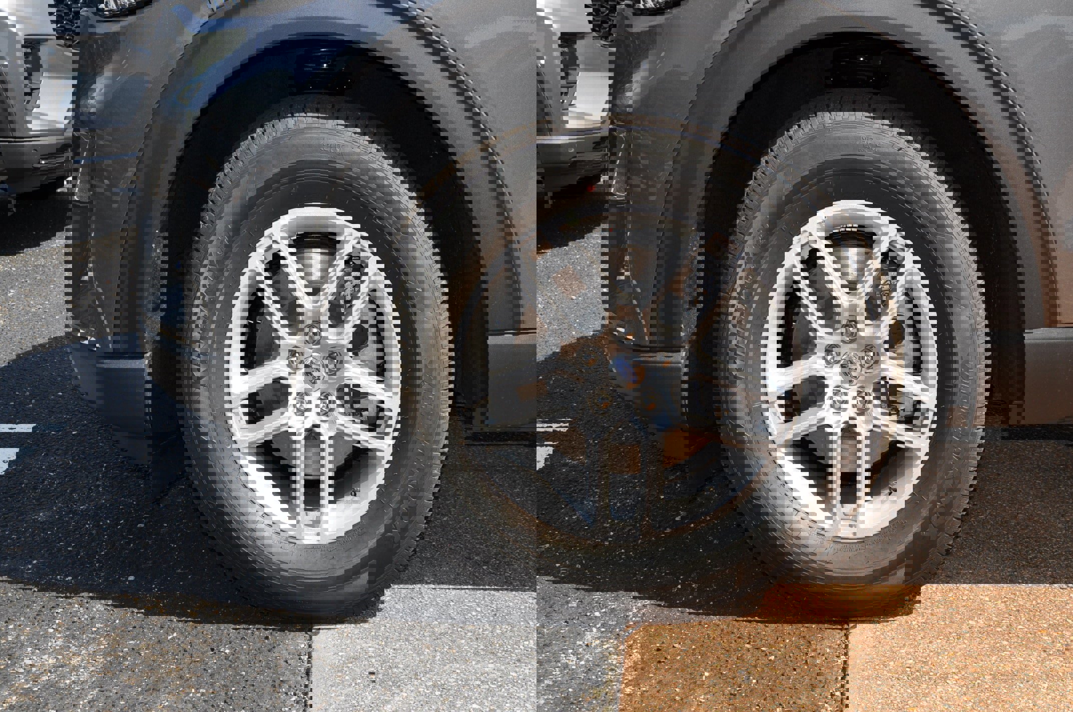 New 2025 Ford Explorer Active image 9