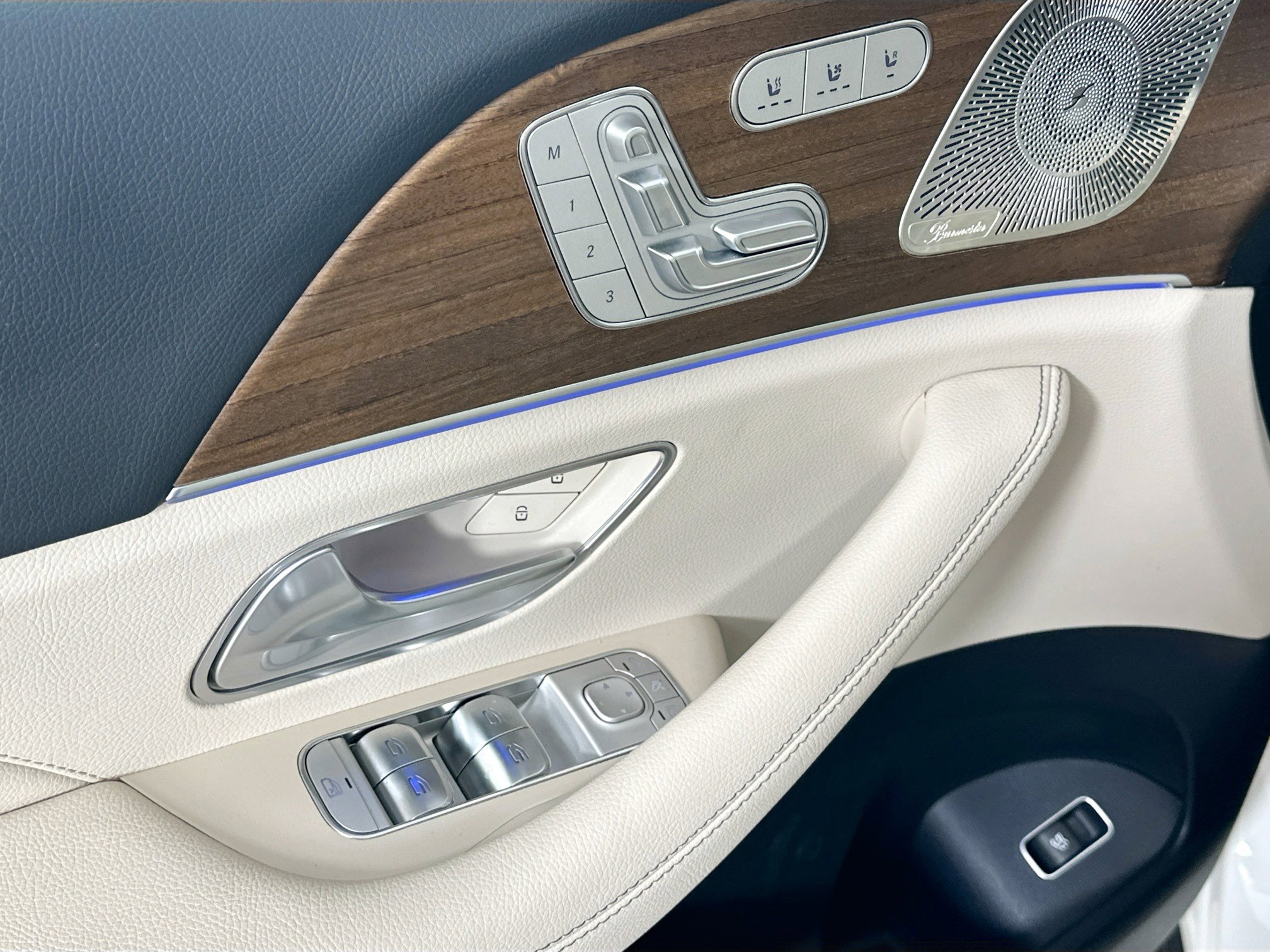 Certified 2025 Mercedes-Benz GLS 450 4MATIC image 22