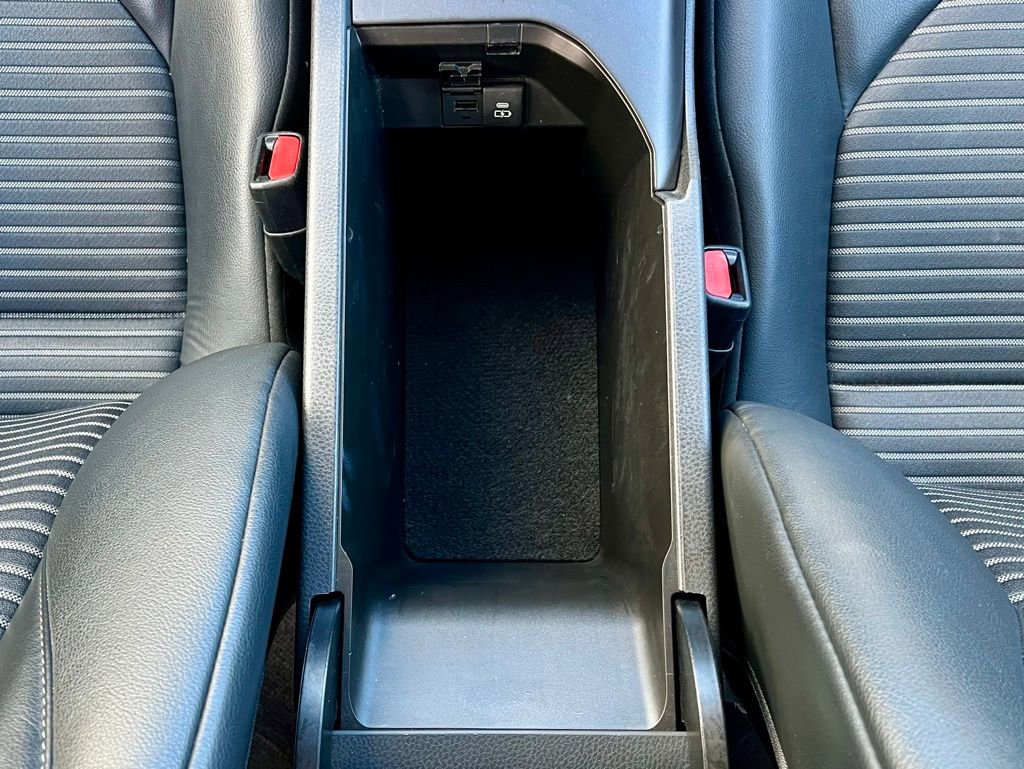 Used 2023 Toyota Camry SE image 32