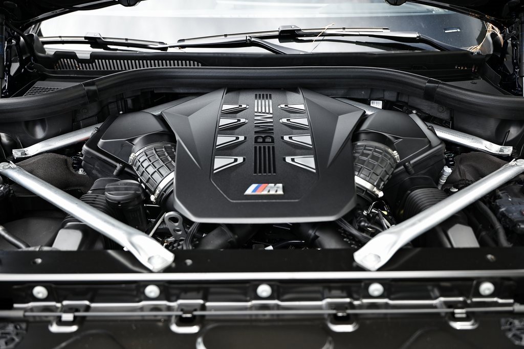 New 2026 BMW X7 M60i w/ M Sport Professional Package image 30
