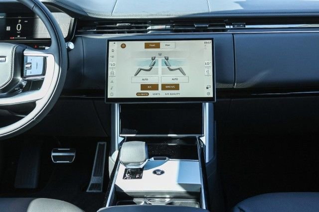 New 2025 Land Rover Range Rover SE image 14